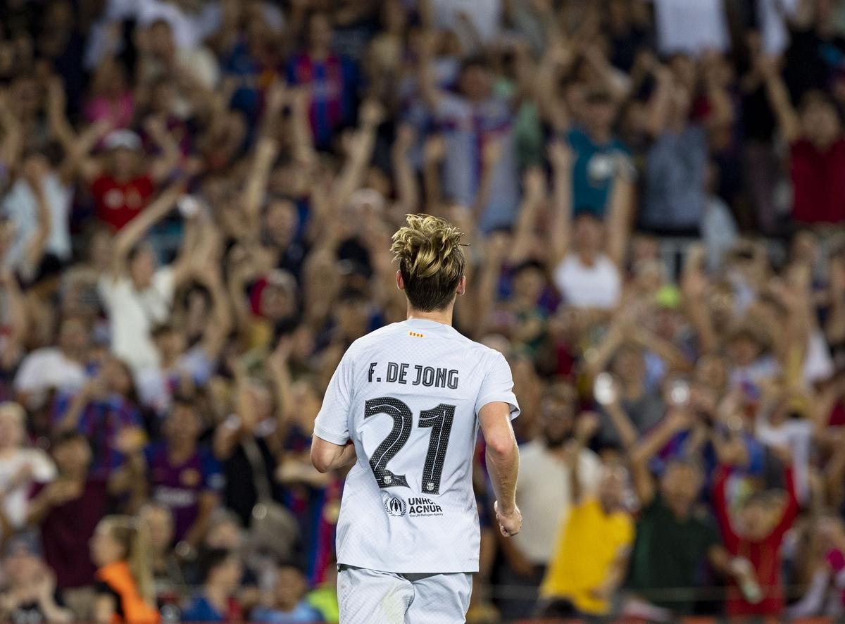 Frenkie de Jong: Es importante para Xavi, pero en el club ven en él una oportunidad para llenar la caja. Su salida permitiría ir con todo a por Bernardo Silva Frenkie de Jong: Es importante para Xavi, pero en el club ven en él una oportunidad para llenar la caja. Su salida permitiría ir con todo a por Bernardo Silva