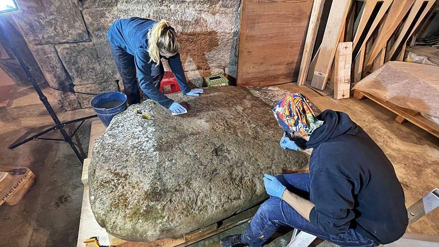 Una taula d’entitats debat el futur dels menhirs neolítics restaurats del Solsonès