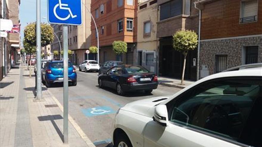 La policía de Vila-real pone coto a la picaresca con tarjetas de movilidad reducida