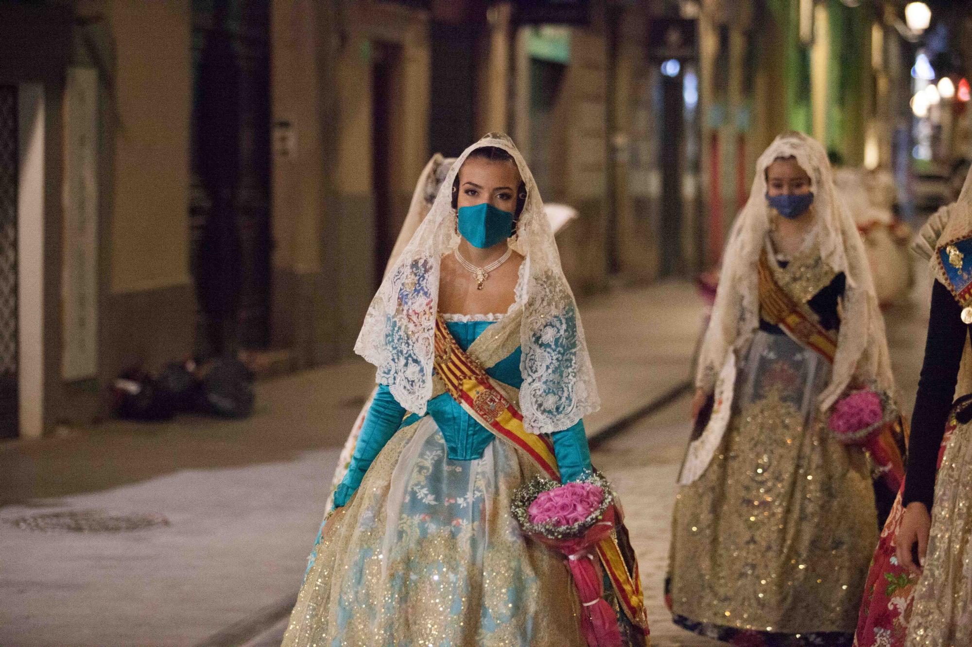 Llegada de la Fallera Mayor Infantil 2021 a la plaza de la Virgen en la Ofrenda