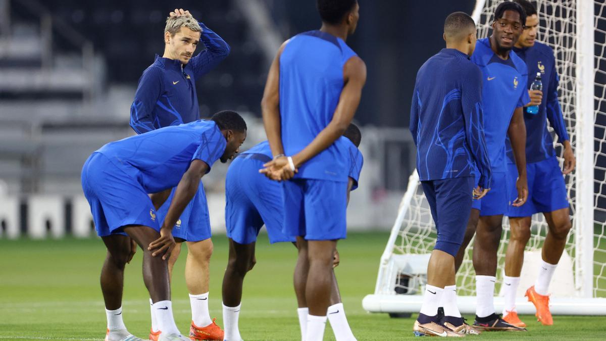 Francia se entrenó con los 24 jugadores disponibles para preparar la final