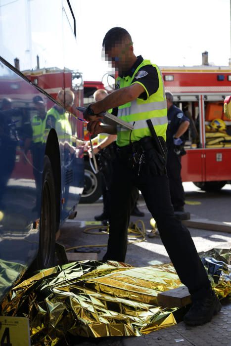 Muere un motorista al chocar con un autobús de la EMT en Palma