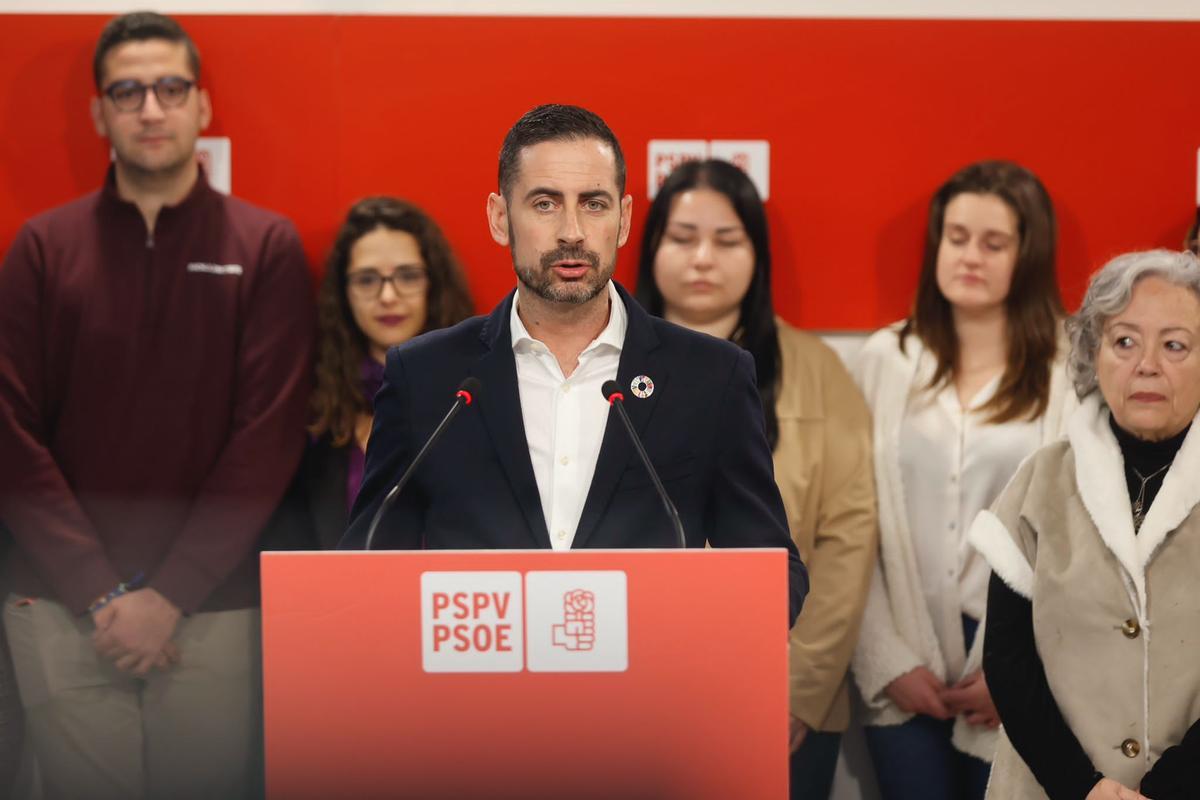 Bielsa presenta su candidatura de forma oficial en València