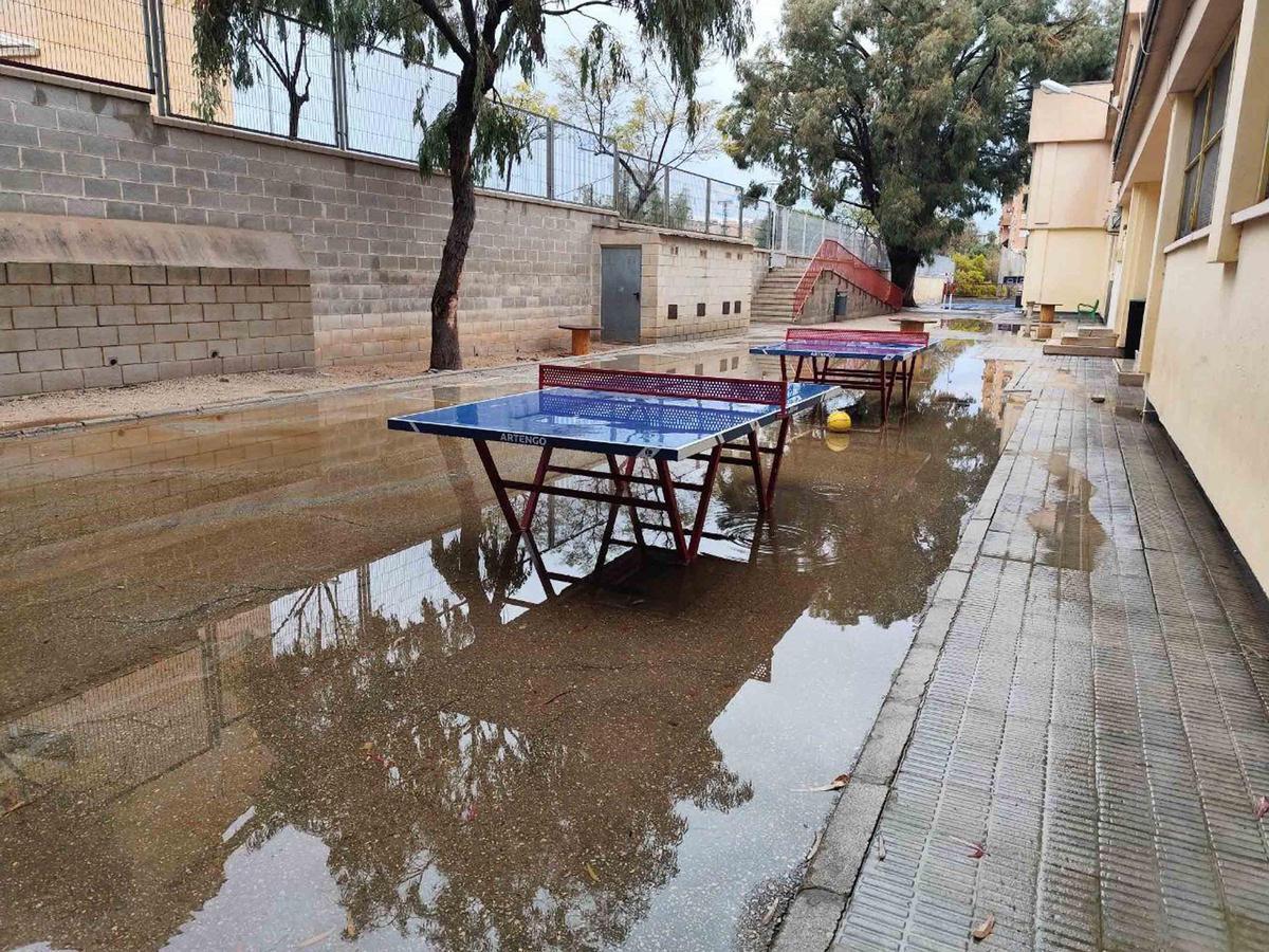 Las lluvias anegan colegios y generan incidencias en centros educativos