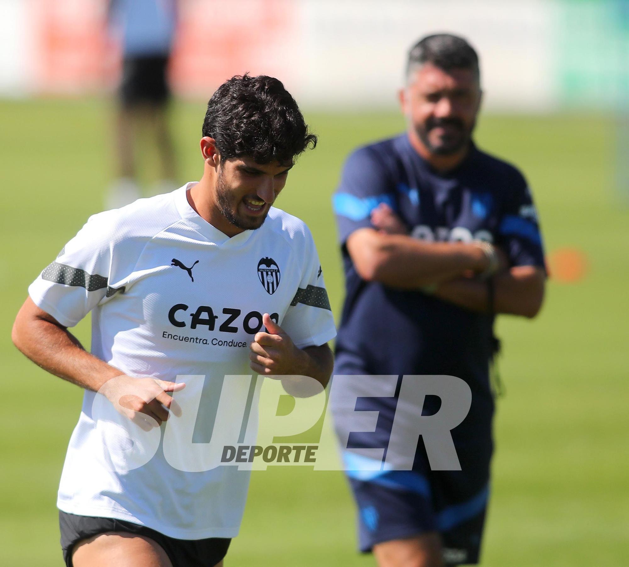 Entrenamiento matutino del Valencia CF en Suiza