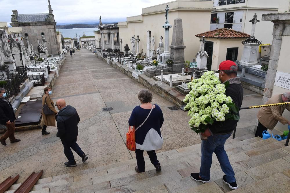 Más silencio que nunca por ''Difuntos'' en A Coruña