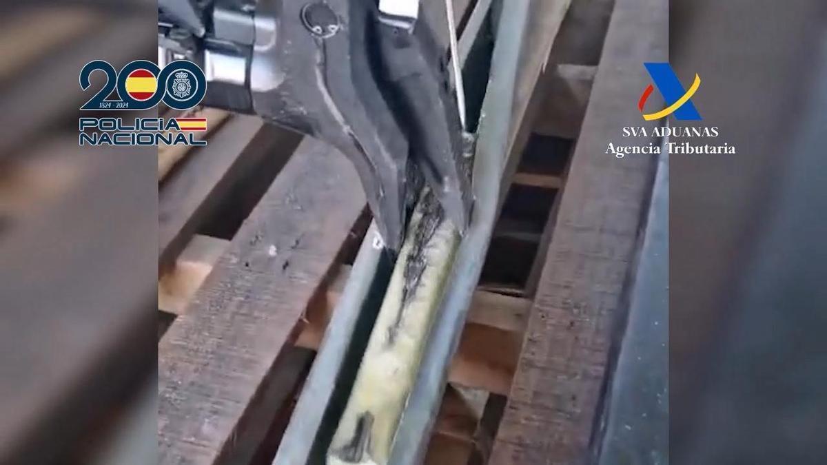 VÍDEO | La Policía interviene en el puerto de Algeciras 120 kilos de cocaína oculta en dobles fondos