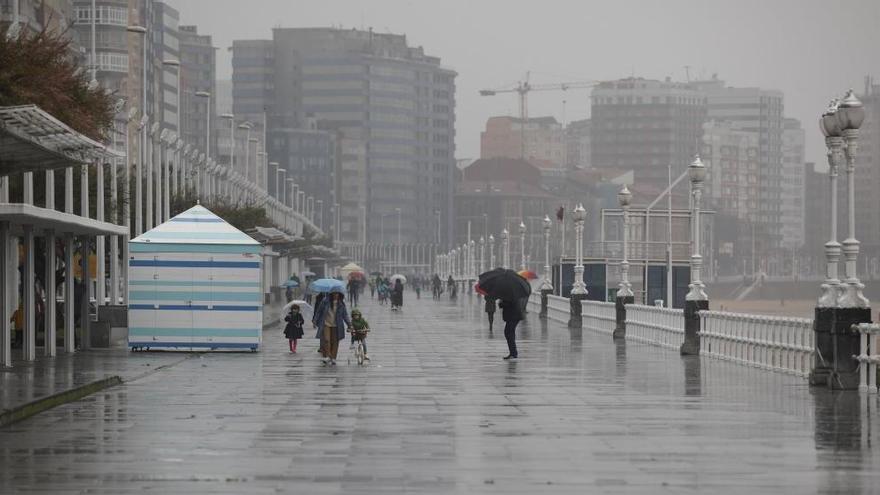 La borrasca &quot;Alex&quot; pone a Asturias en alerta por lluvia, viento y oleaje