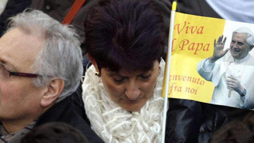 Una mujer, durante la despedida del Papa.