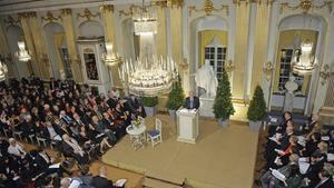Mario Vargas Llosa lee su discurso de aceptación del Nobel de Literatura en Estocolmo, el 7 de diciembre del 2010.