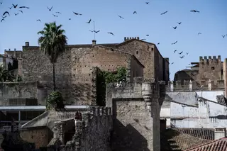 1,5 millones para la tercera fase de la muralla de Cáceres, con la segunda en los tribunales
