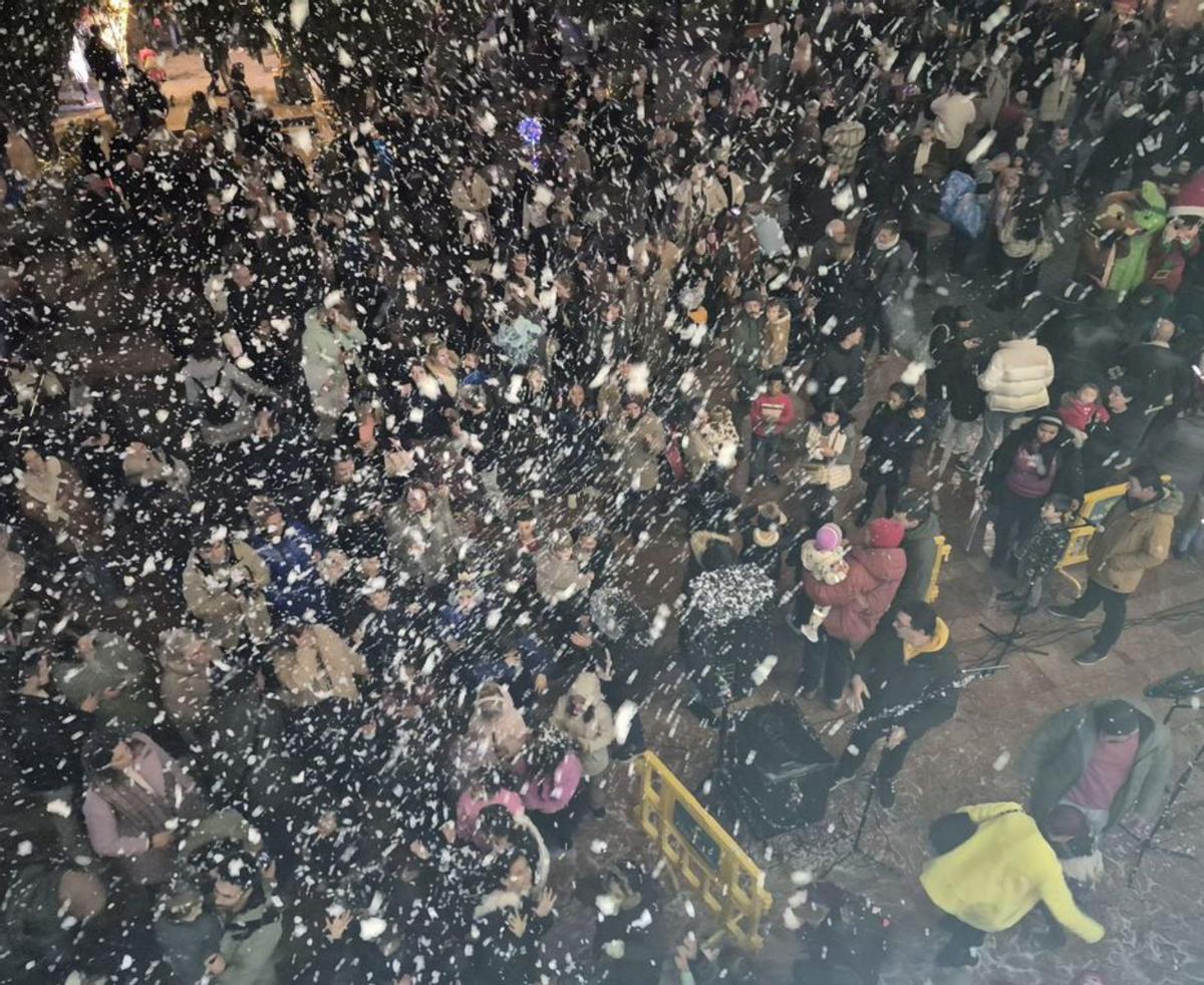 La Navidad se vive en el Salón en Llangréu