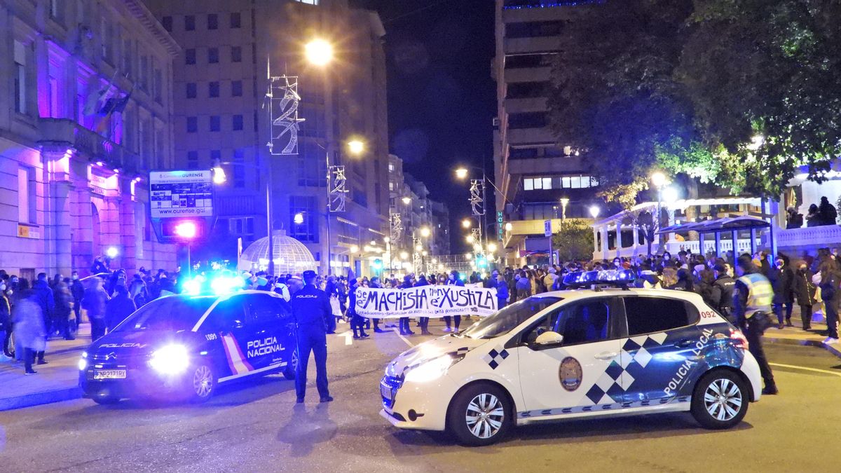 25N: Galicia salió a la calle vestida de morado