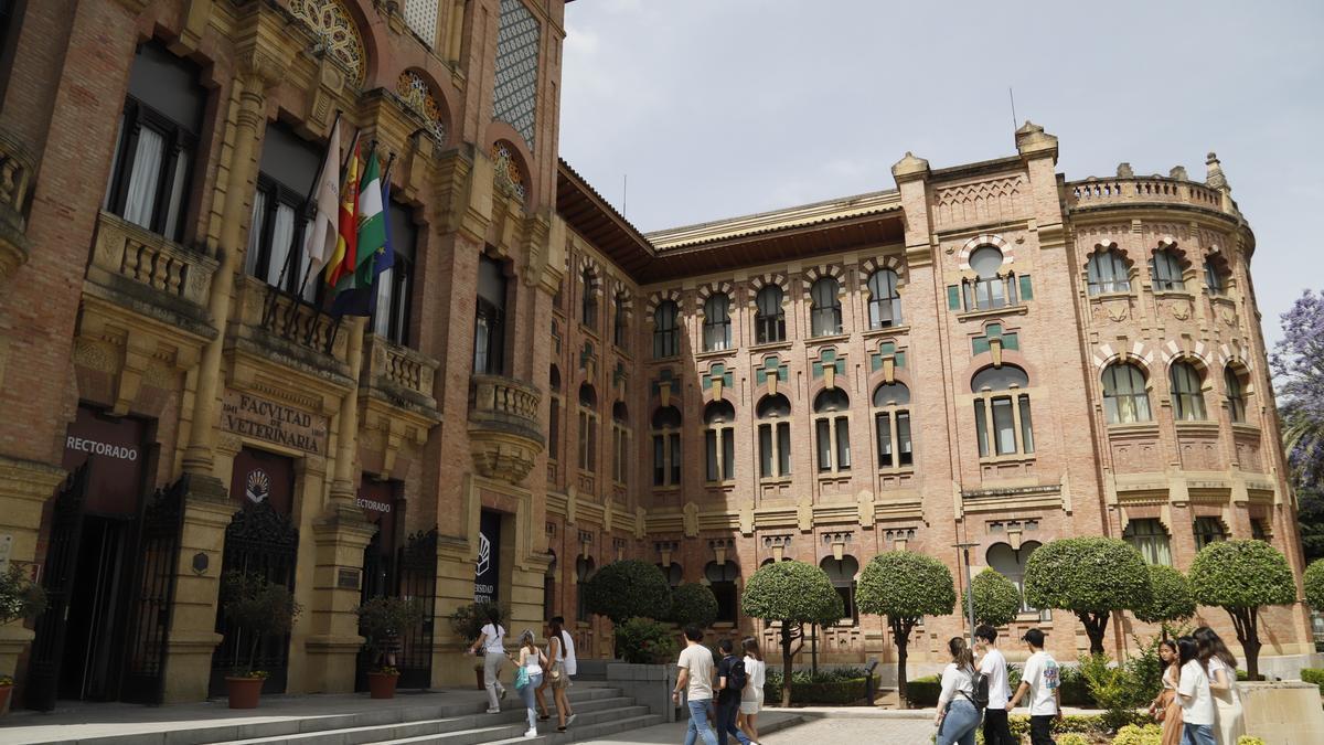 Fachada del Rectorado de la Universidad de Córdoba.