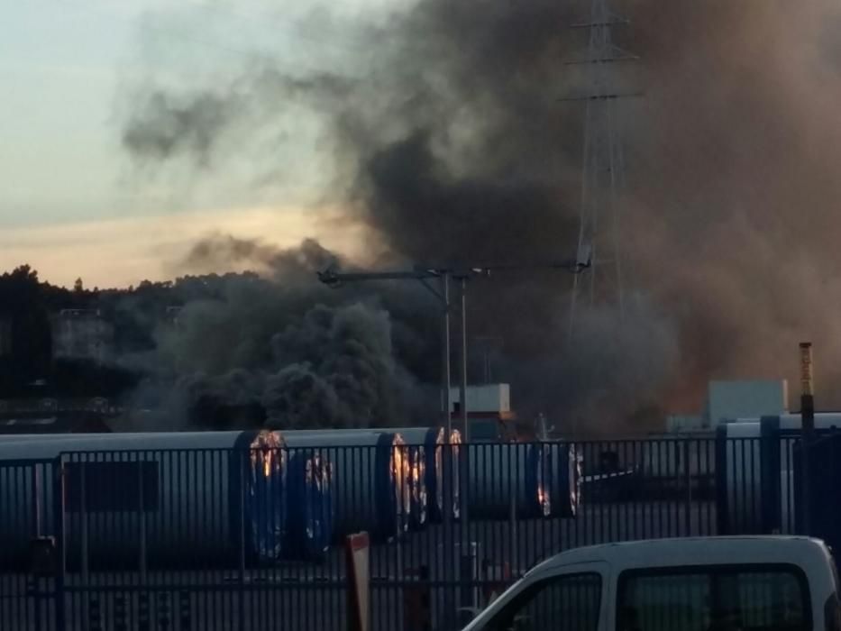 Incendio en la antigua fábrica de hielo de Avilés