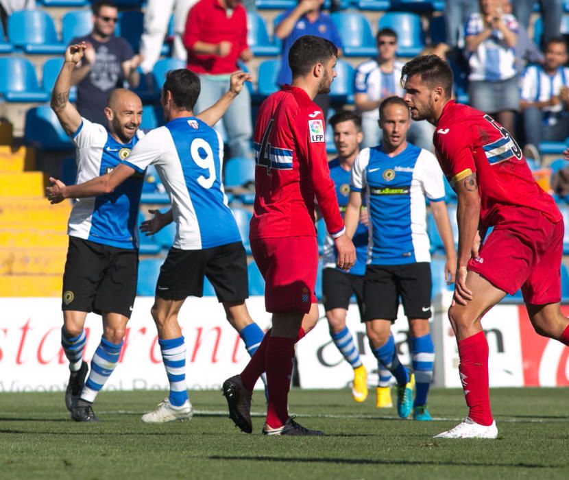 Dos goles de Chechu y una genial asistencia de Javi desatascan a un Hércules que vuelve a la promoción