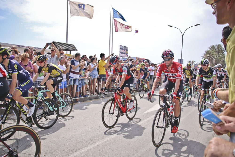 Pasión por La Vuelta en la costa alicantina