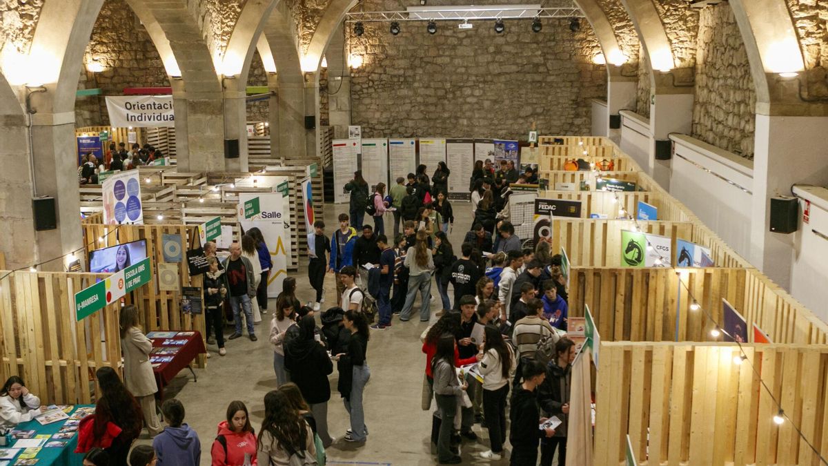 La fira l’organitzen el Consell Comarcal del Bages, l’Ajuntament de Manresa, Educació de la Catalunya central, Fundació Lacetània i els consells comarcals del Berguedà i del Moianès