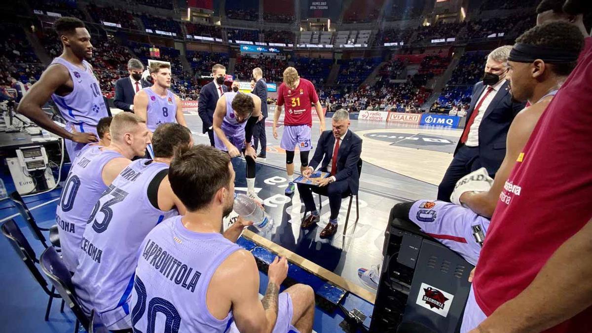 Jasikevicius, junto a sus jugadores