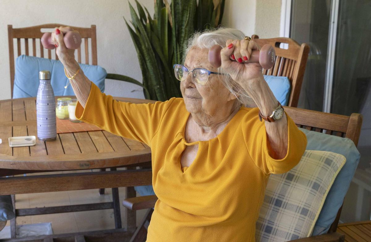 Pesas y sentadillas para llegar a los 100 años