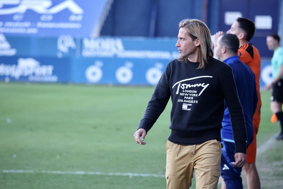 Checa, en el partido del Xerez contra el UCAM Murcia en La Condomina