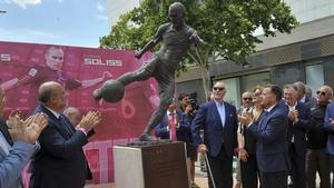Acto inaugural de la escultura homenaje al futbolista Andrés Iniesta
