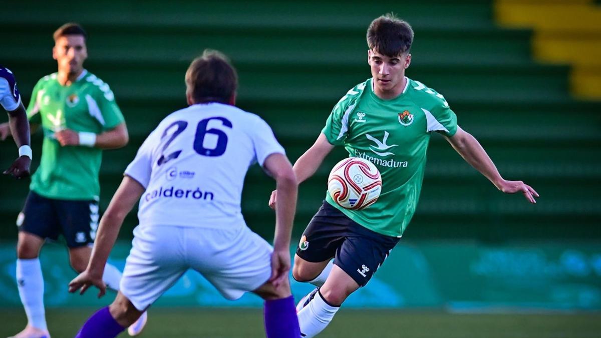 El canterano Mario Valiente, autor del gol del Cacereño al Real Jaén.
