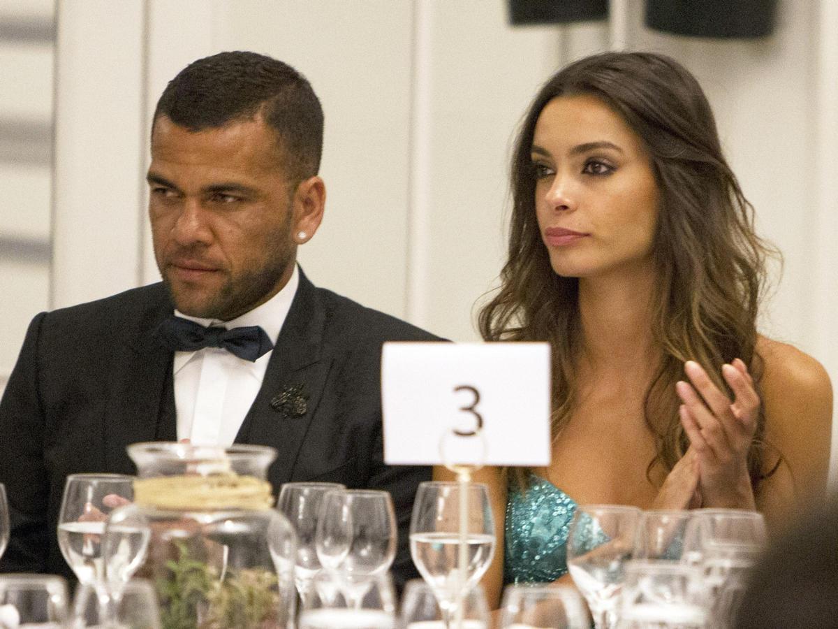 Dani Alves y Joana Sanz an una imagen de archivo.