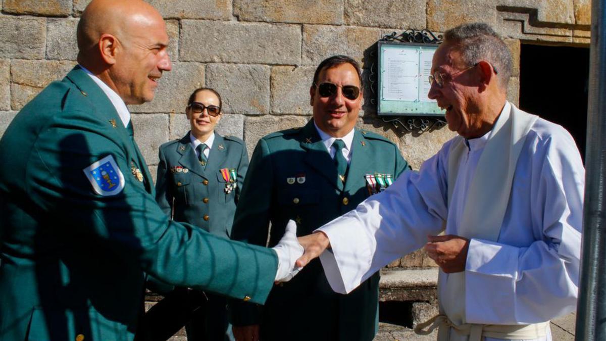 El párroco José Aldao fue el encargado de los actos religiosos.