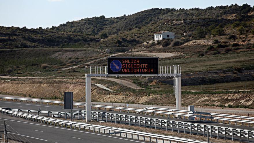 La mitad de los paneles de Tráfico no funcionan en las carreteras alicantinas