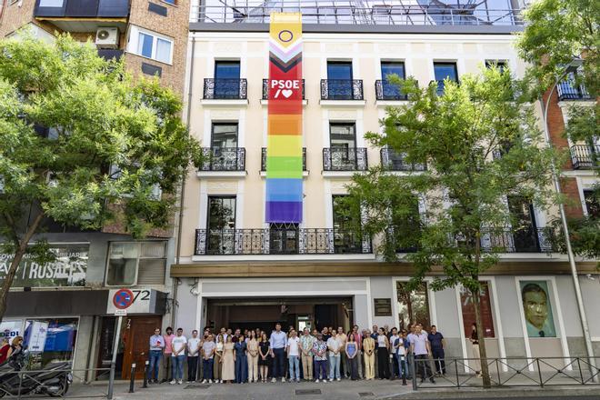El PSOE defiende su modelo de país que "avanza, protege y funciona", frente al del PP y Vox "que divide y retrocede"