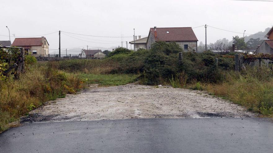 El Camiño Francés remata de forma abrupta en la zona de A Lagoa de Baión en la actualidad.