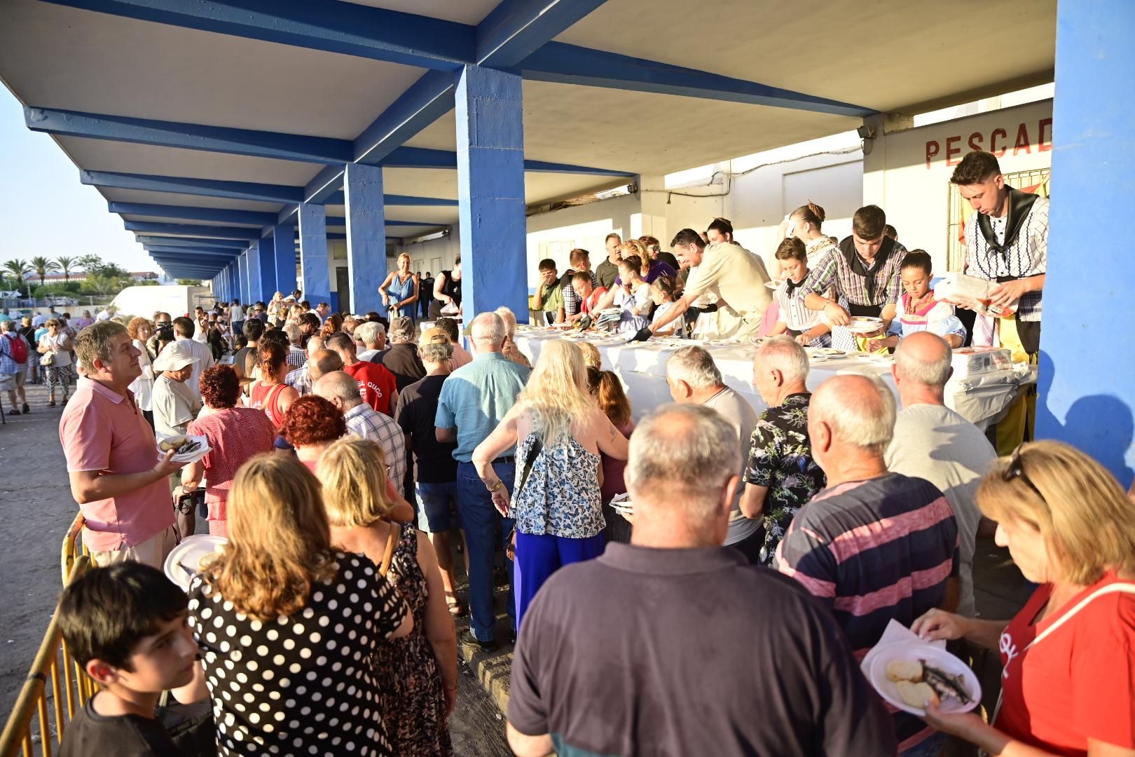 Galería | Torrà de sardinas en el Grau en Sant Pere