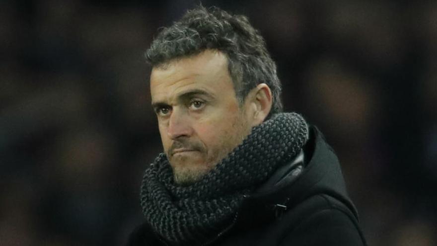 Luis Enrique durante el partido en París.