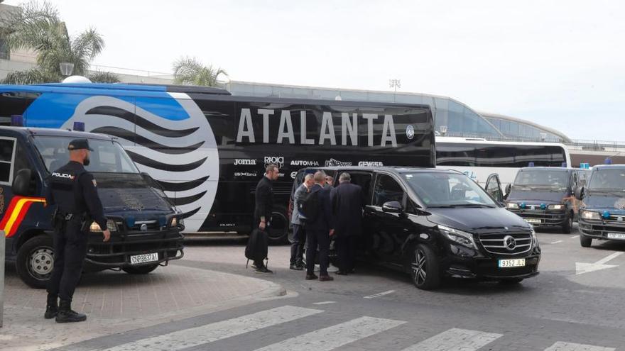 La llegada del Atalanta a València, en imáganes