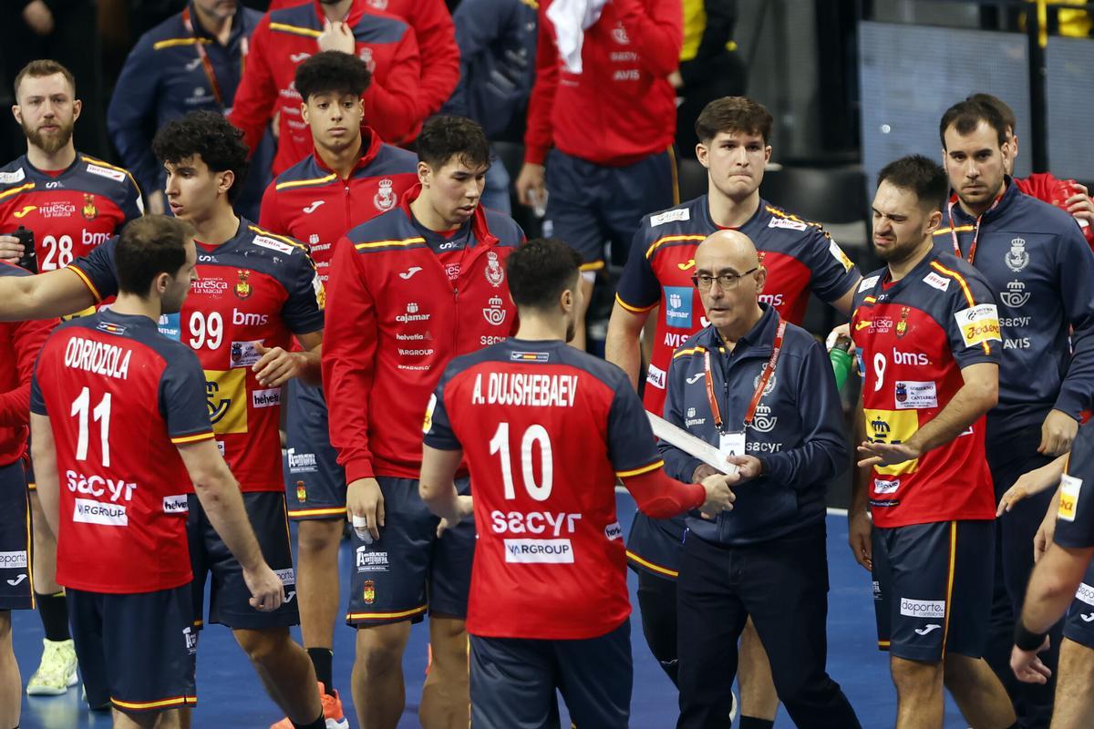 El seleccionador español de balonmano, Jordi Ribera, durante un partido