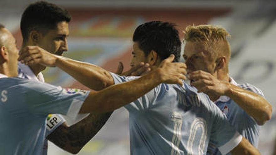 Aspas, el &#039;Tucu&#039;, Nolito y Wass celebran uno de los goles del Celta. // Jorge Santomé