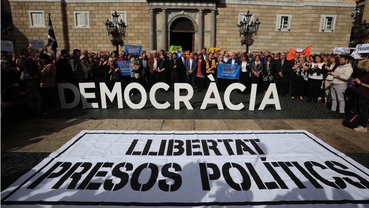 Concentració a la Plaça de Sant Jaume