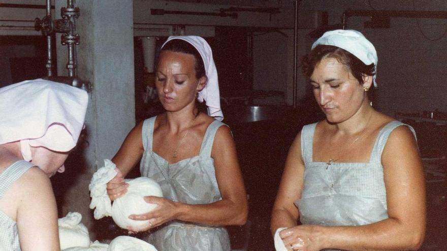La empresa familiar de la Llosa con medio siglo de historia que ha conquistado el mundo de los quesos