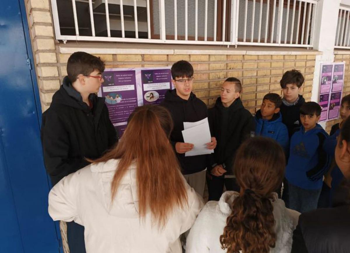 Alumnos del IES Fuensanta, en los actos del 8M.