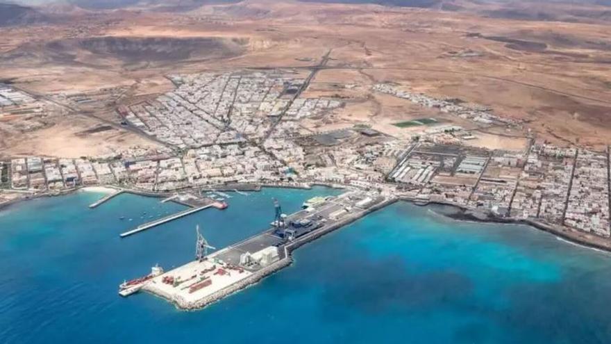 El Estado anuncia la ampliación del muelle comercial de Puerto del Rosario