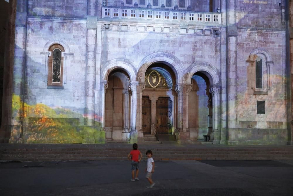 Proyección de "videomapping" en Covadonga.