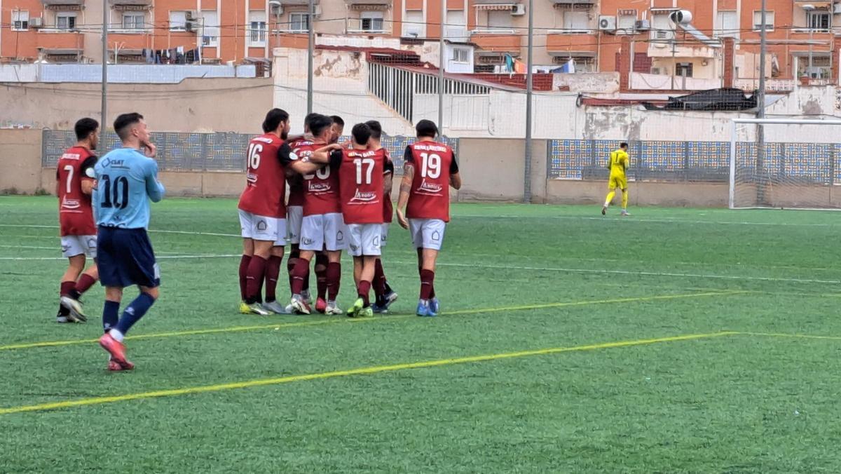 Florian celebra con sus compañeros el 0-1
