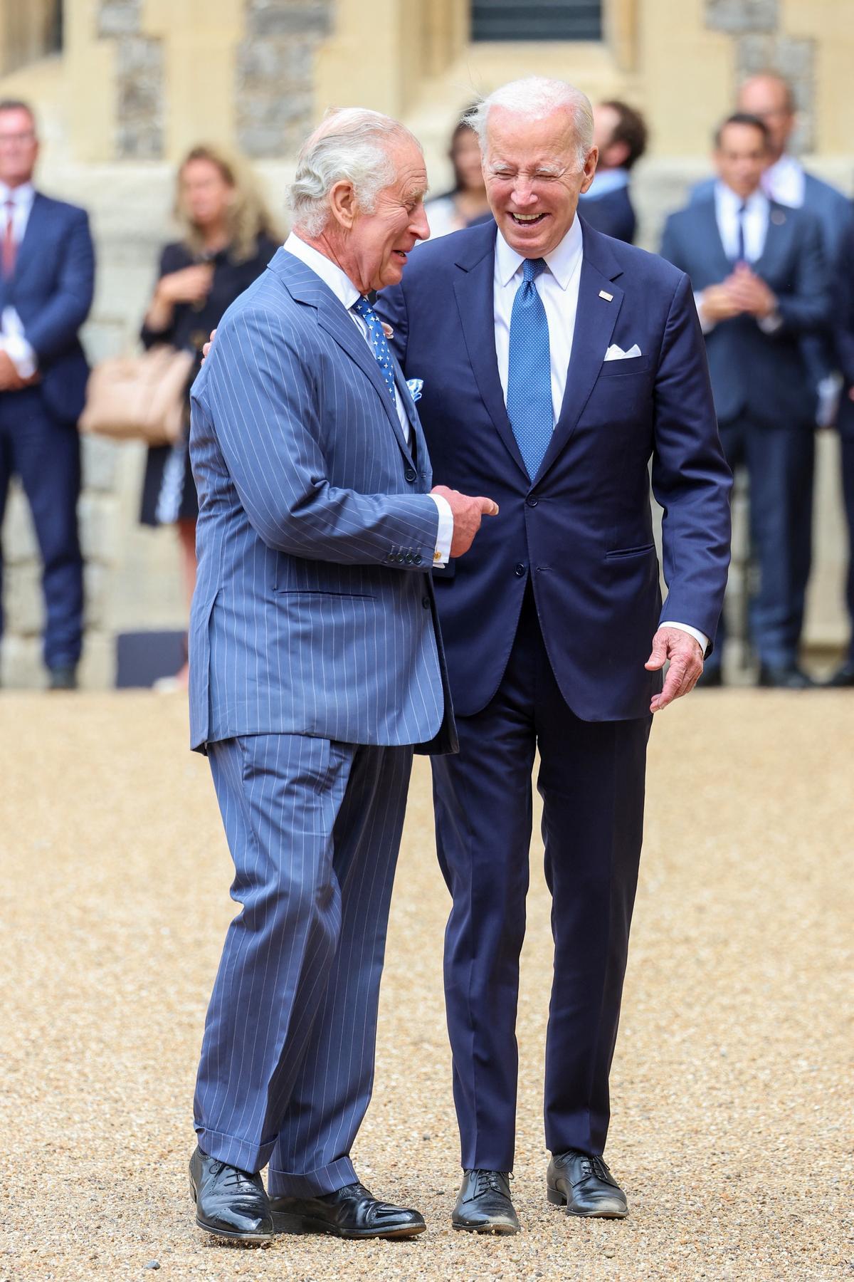 El presidente de los Estados Unidos, Joe Biden, es recibido por el rey Carlos III de Gran Bretaña