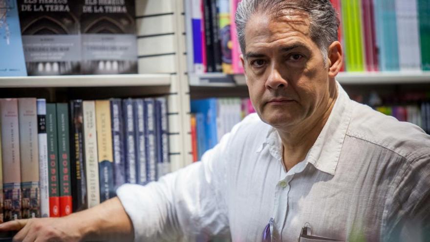 Philip Kerr.