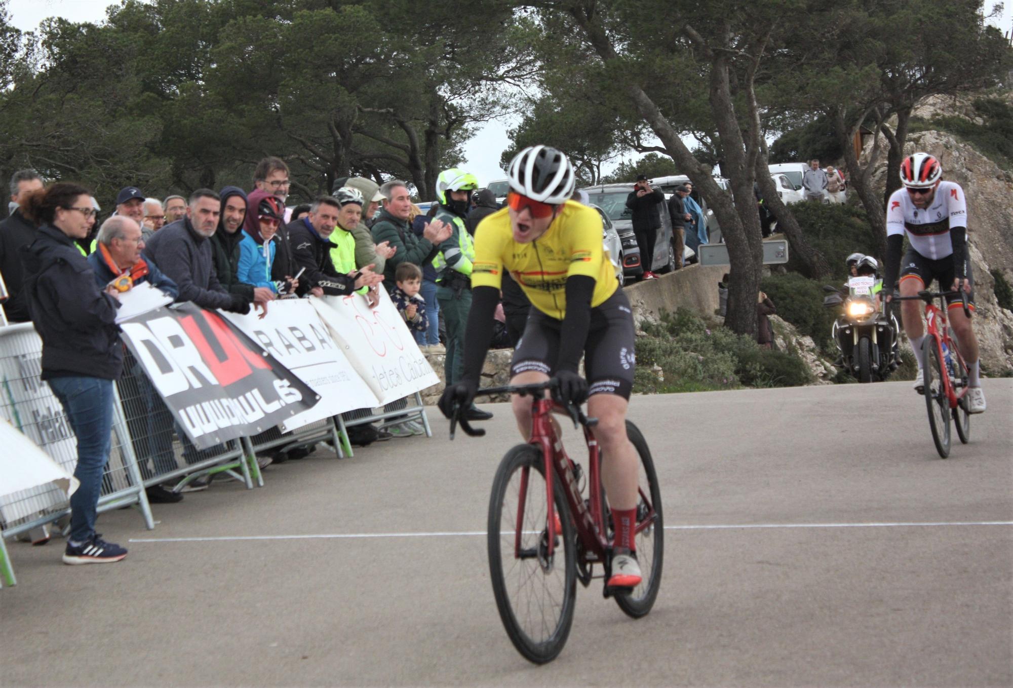 Roman Locher defendió su maillot amarillo hasta la extenuación en la ascensión final.JPG