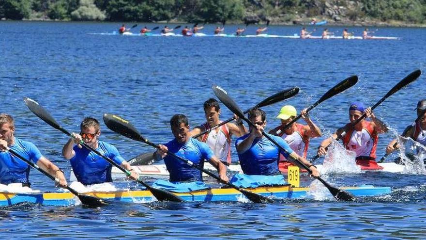 La Selección Argentina aprieta en los metros finales para descolgar a Portugal.