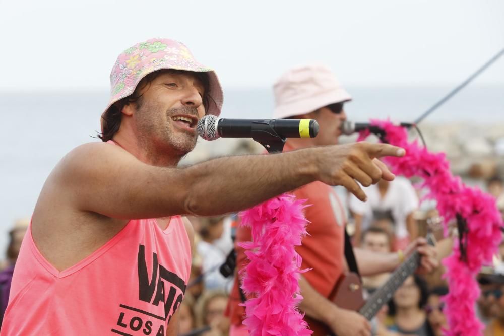 La festa Diverbeach reuneix més de 5.000 persones a Sant Antoni