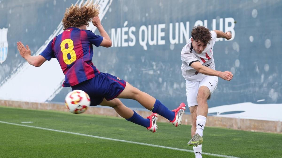 Michal Zuk lo da todo por ganar este duelo