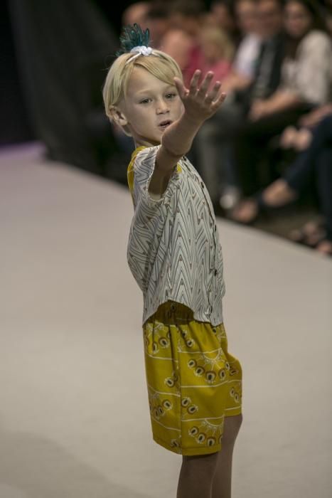 01/04/2017  MODA DISEÑO  desfile infantil y  en el stand de CMC  diseño personalizado de calzado